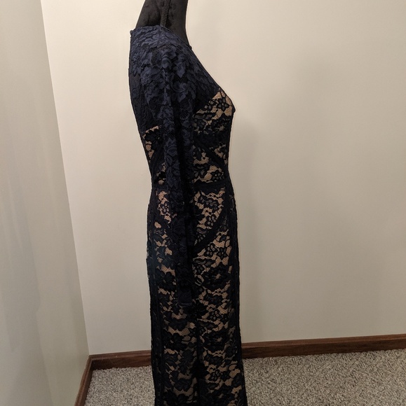 Monique Lhullier Gown - Picture 5 of 6